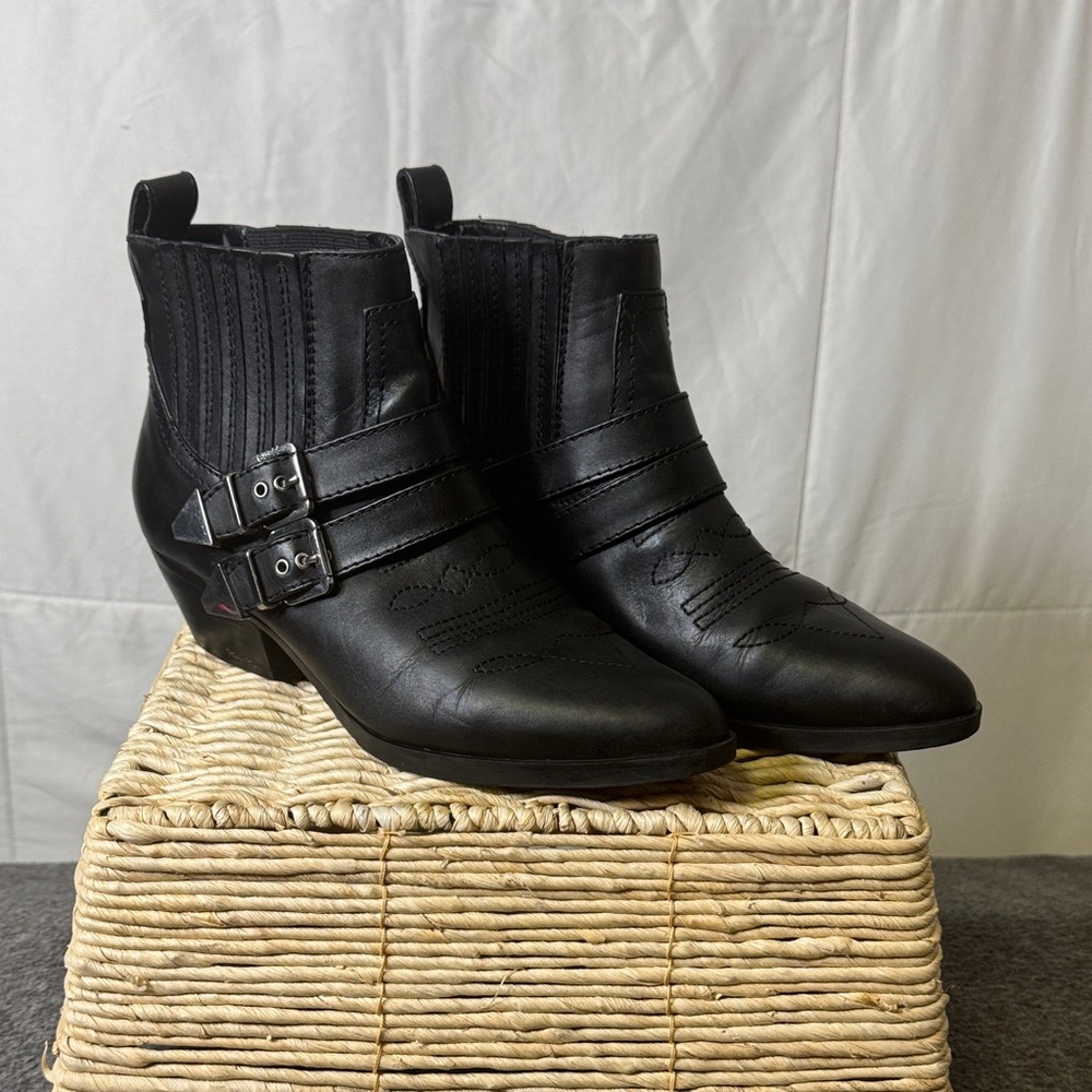 Guess Black‎ Ankle Boots Buckle Strap Western Style Booties Size 9.5M